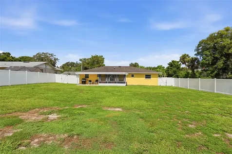 411 S Brooks Avenue Deland FL 32720
