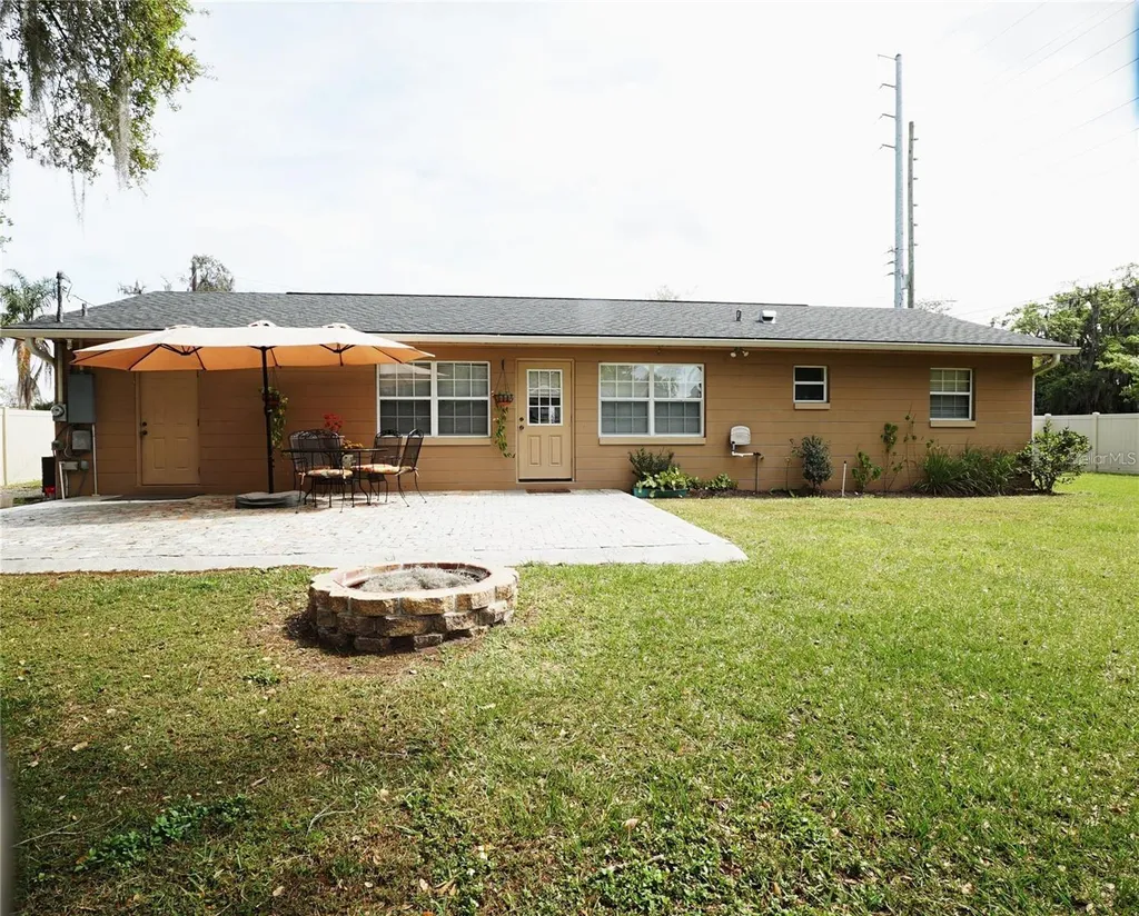 916 Vermont Avenue St Cloud FL 34769