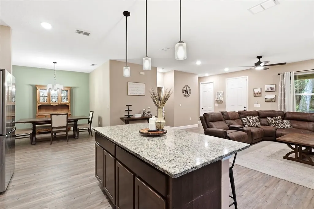 425 Spring Garden Avenue De Leon Springs FL 32130