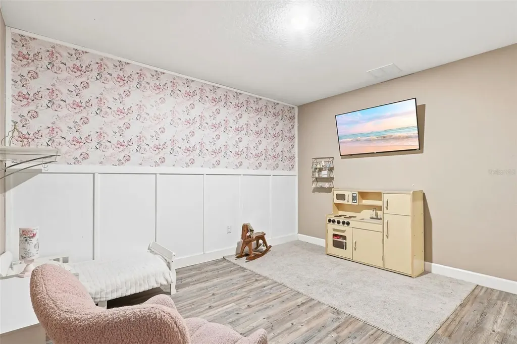 425 Spring Garden Avenue De Leon Springs FL 32130