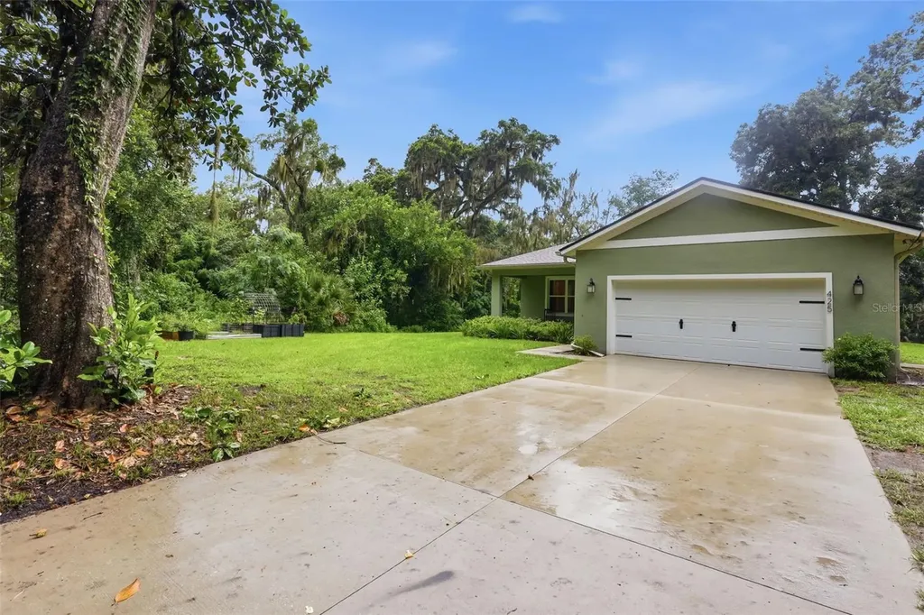 425 Spring Garden Avenue De Leon Springs FL 32130