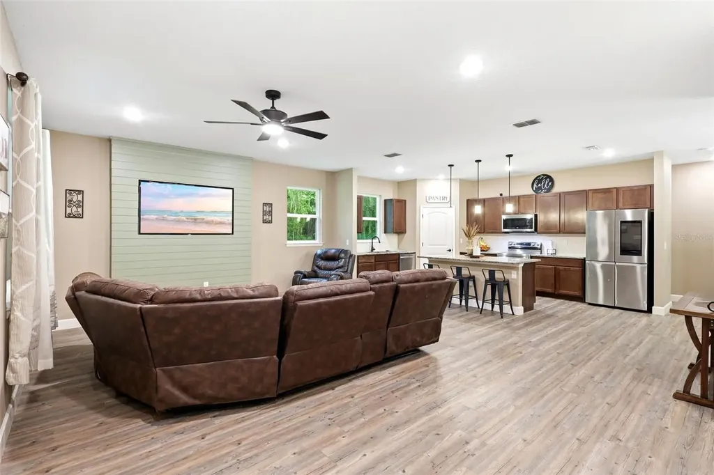 425 Spring Garden Avenue De Leon Springs FL 32130