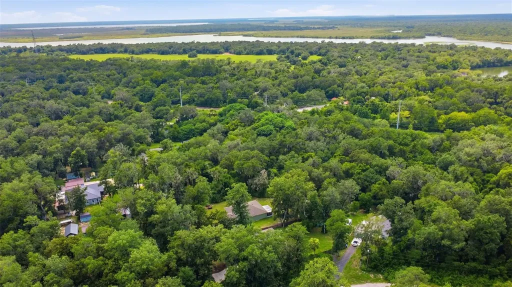 425 Spring Garden Avenue De Leon Springs FL 32130