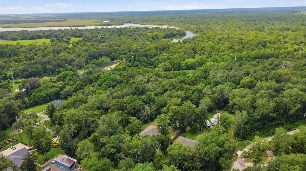425 Spring Garden Avenue De Leon Springs FL 32130