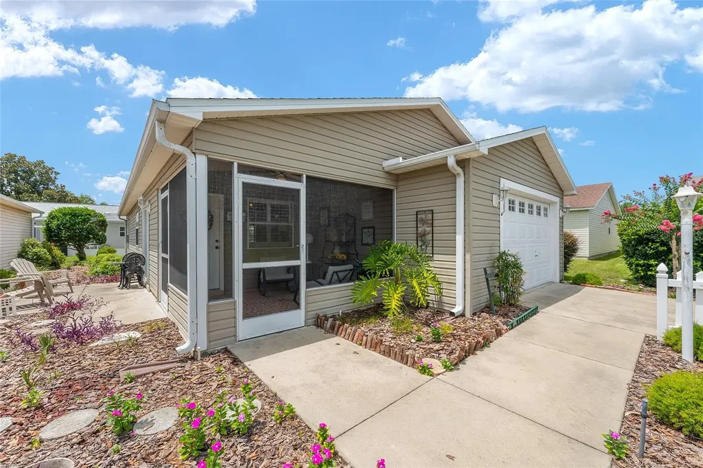 2734 Moncayo Avenue The Villages FL 32162