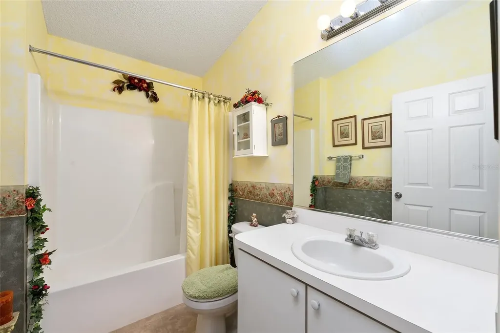 2734 Moncayo Avenue The Villages FL 32162