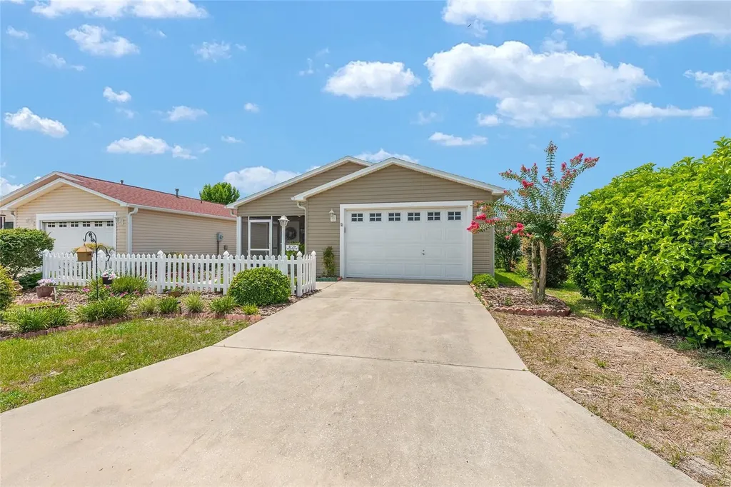 2734 Moncayo Avenue The Villages FL 32162