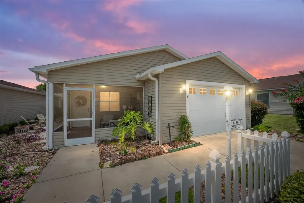 2734 Moncayo Avenue The Villages FL 32162