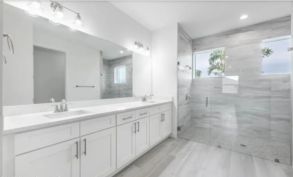 335 Franzing St SW Palm Bay FL 32908