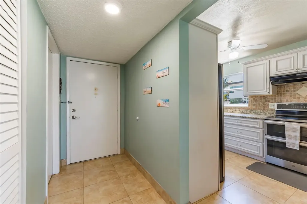 7003 Sunset Way St Pete Beach FL 33706