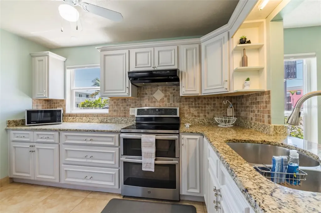 7003 Sunset Way St Pete Beach FL 33706