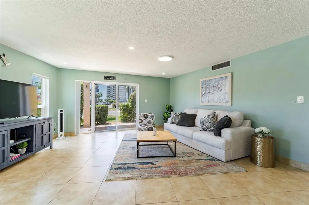 7003 Sunset Way St Pete Beach FL 33706