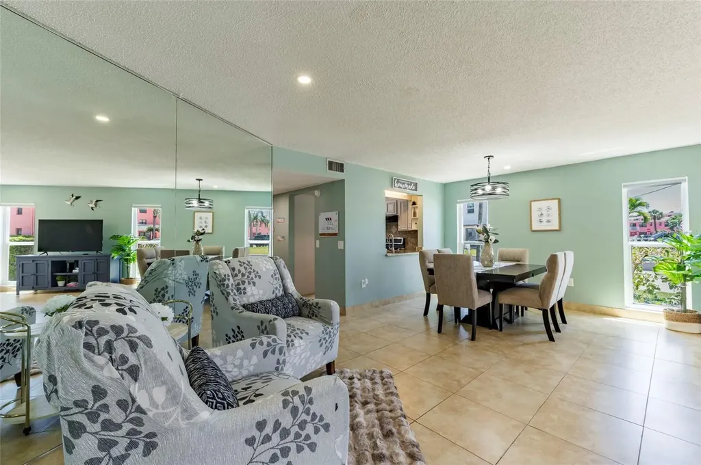 7003 Sunset Way St Pete Beach FL 33706