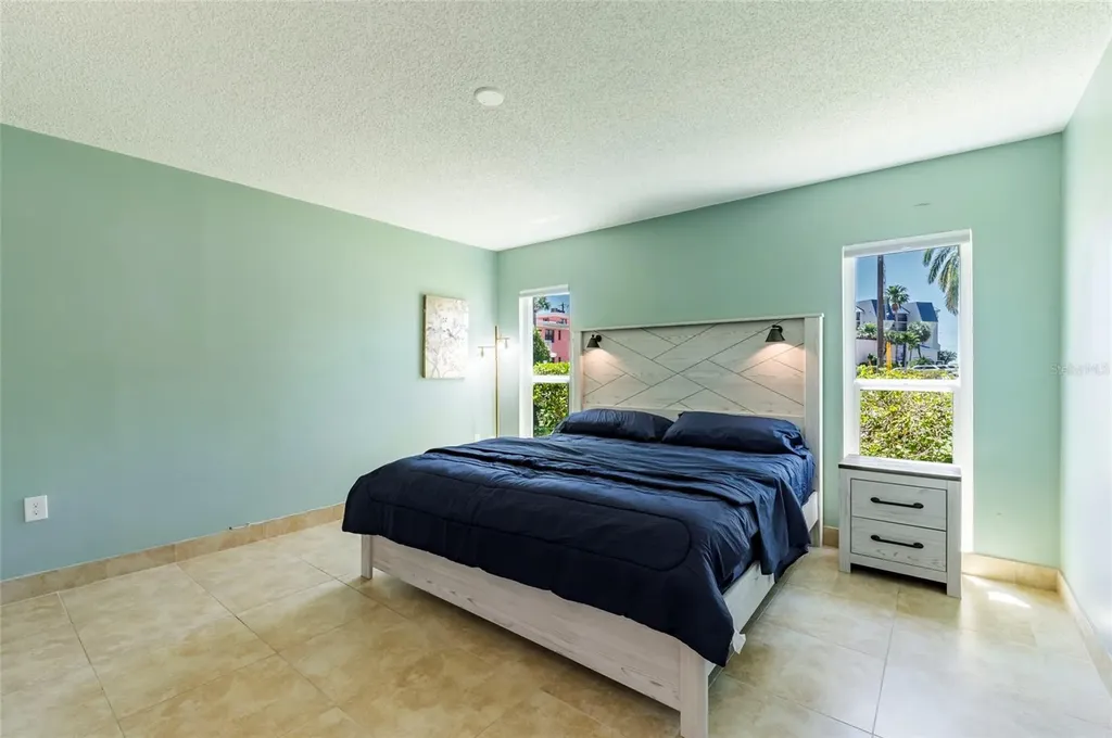 7003 Sunset Way St Pete Beach FL 33706