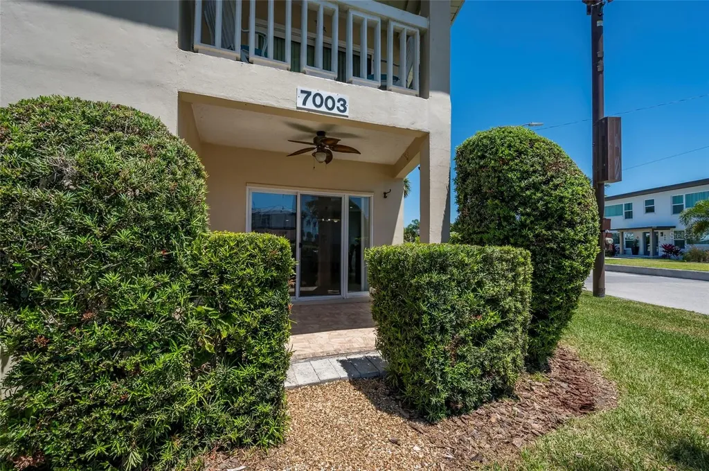 7003 Sunset Way St Pete Beach FL 33706