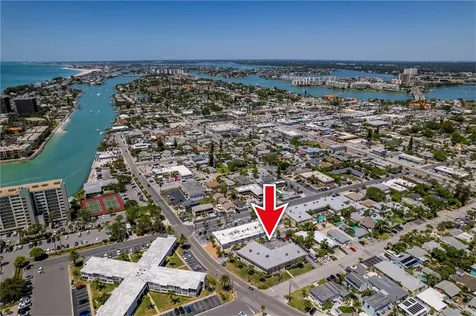 7003 Sunset Way St Pete Beach FL 33706