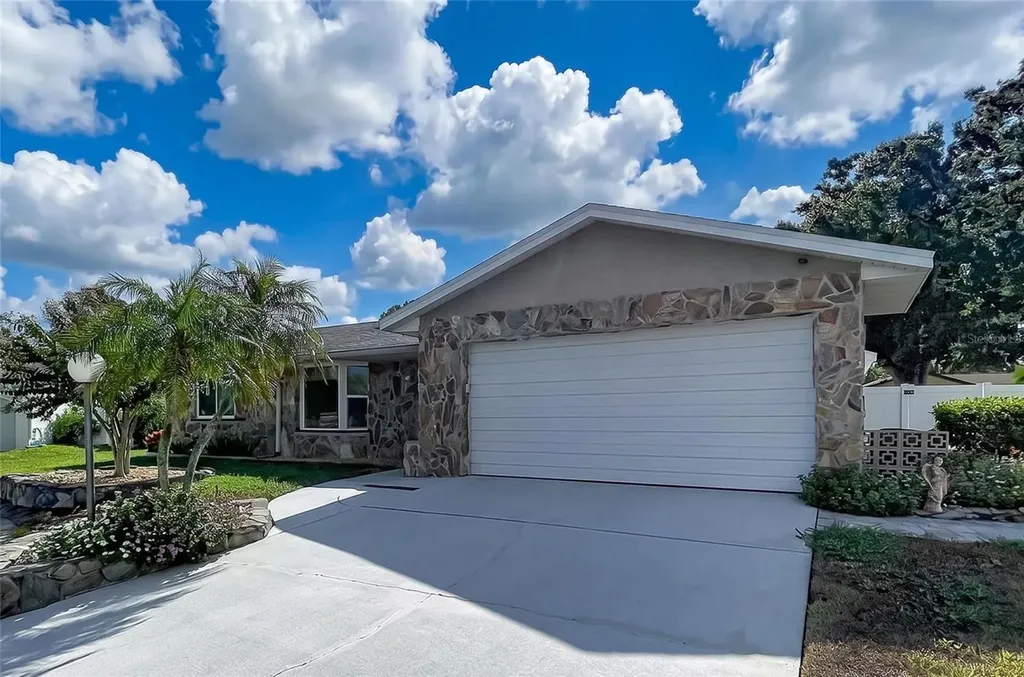 2021 58th Lane N Clearwater FL 33760