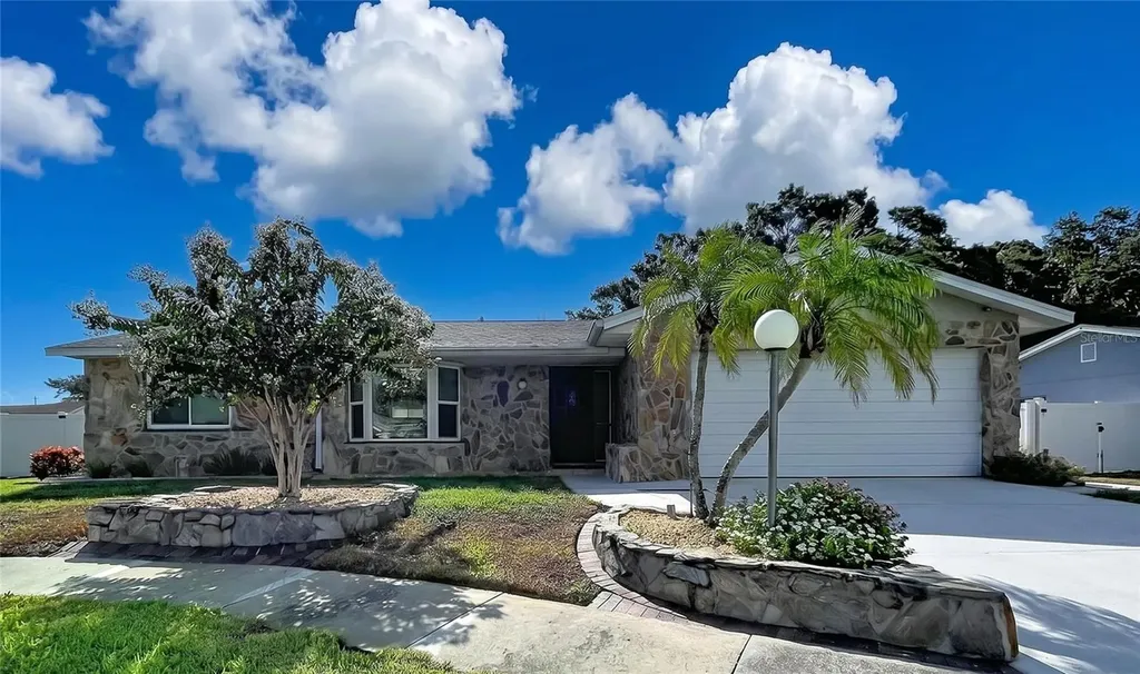 2021 58th Lane N Clearwater FL 33760