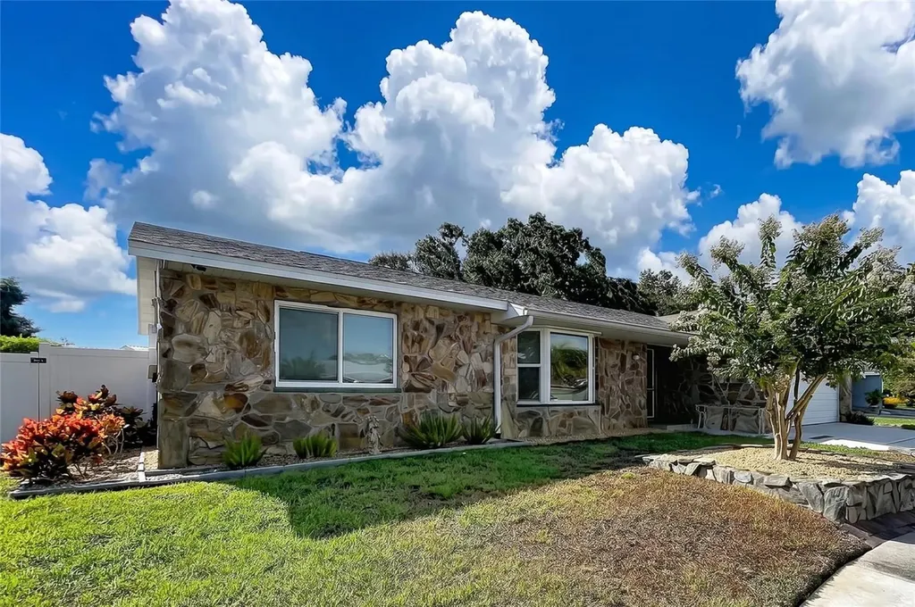 2021 58th Lane N Clearwater FL 33760