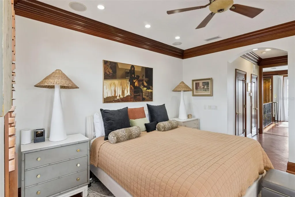 2402 Victoria Gardens Lane Tampa FL 33609