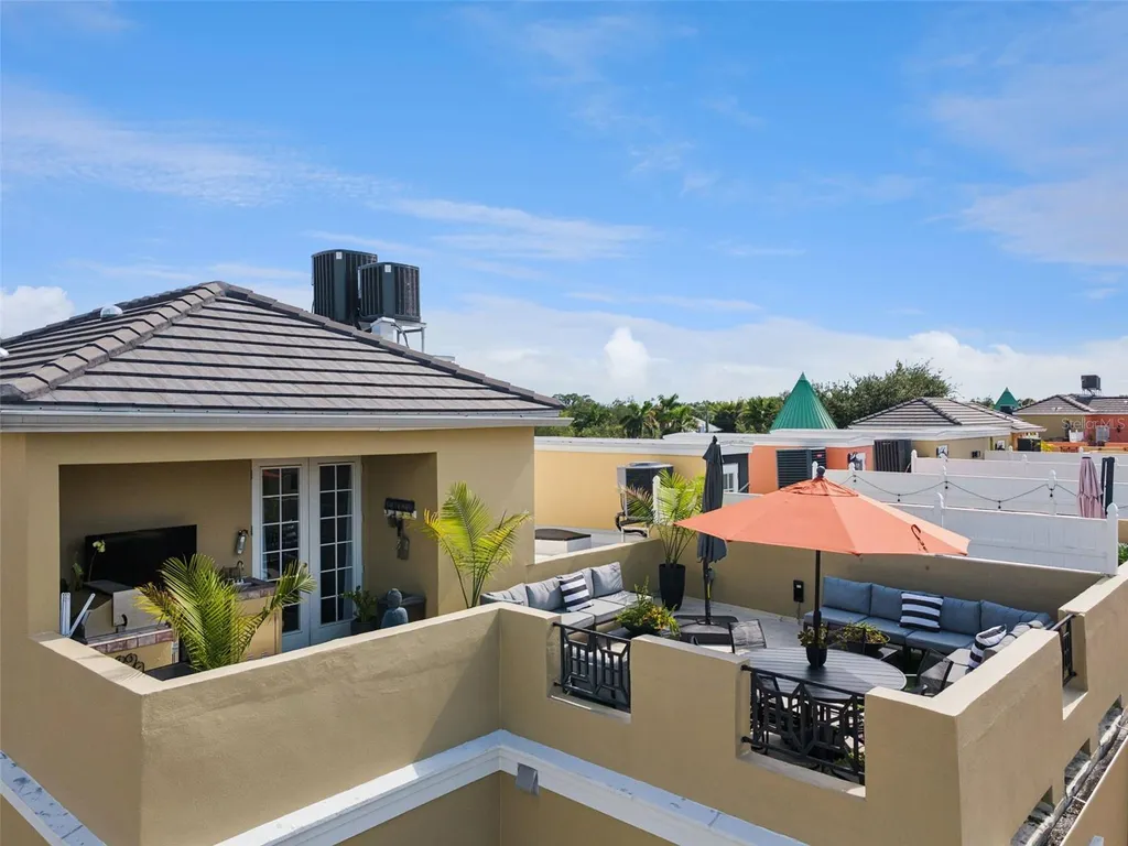 2402 Victoria Gardens Lane Tampa FL 33609