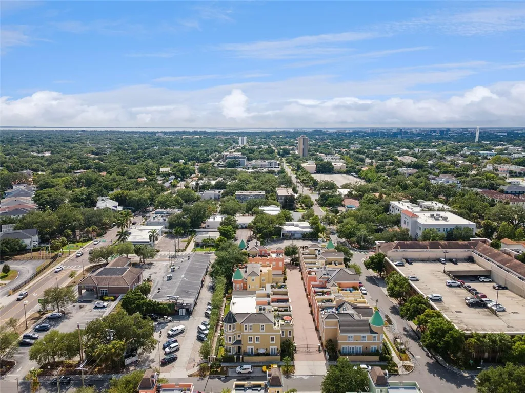 2402 Victoria Gardens Lane Tampa FL 33609