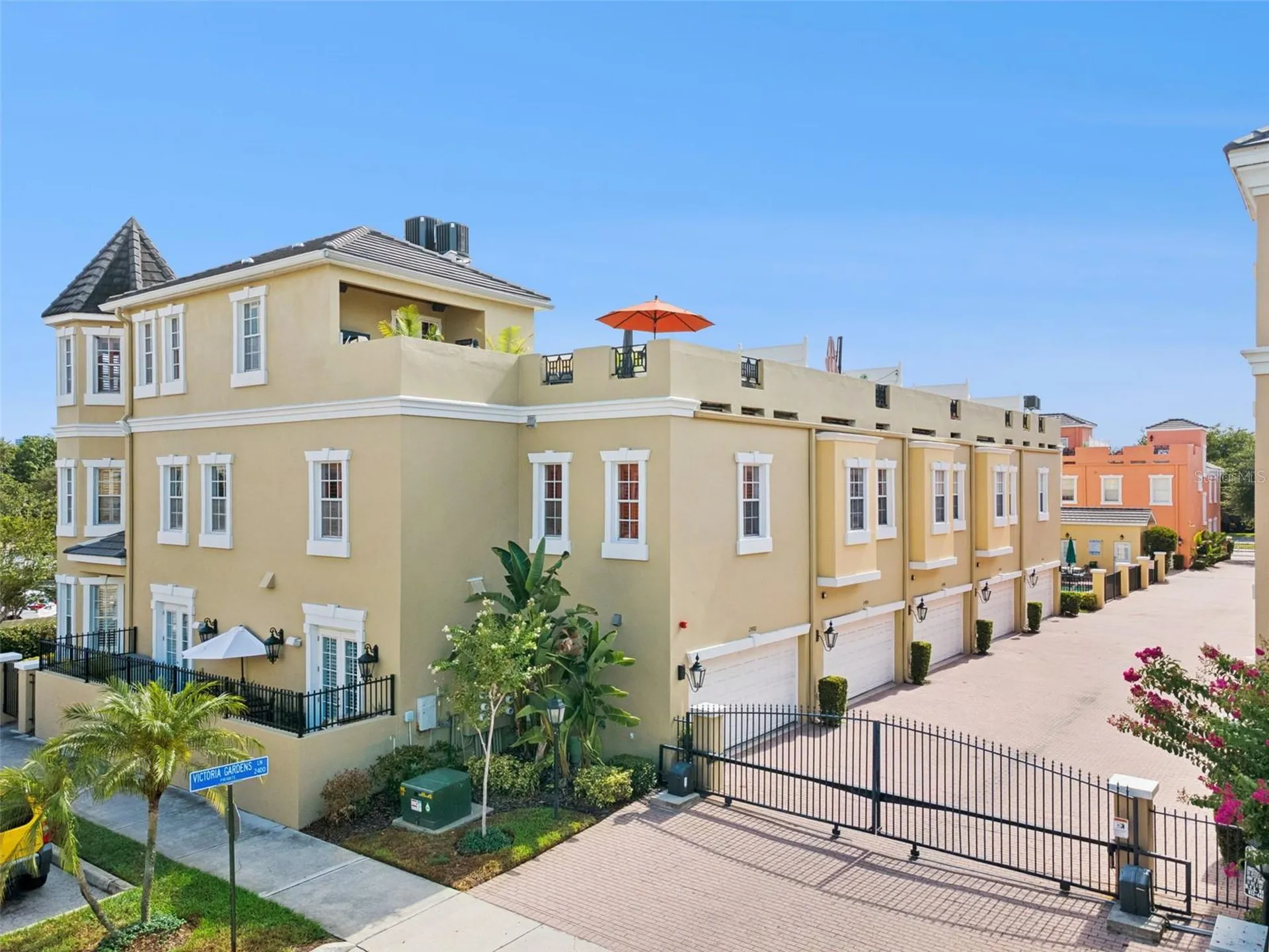 2402 Victoria Gardens Lane Tampa FL 33609