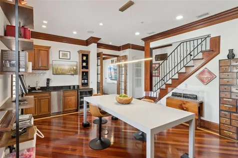 2402 Victoria Gardens Lane Tampa FL 33609