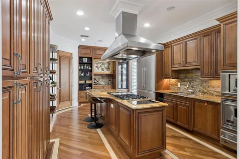 2402 Victoria Gardens Lane Tampa FL 33609