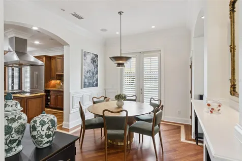 2402 Victoria Gardens Lane Tampa FL 33609