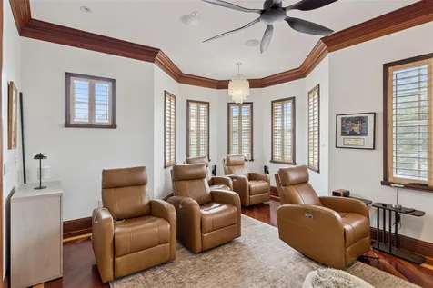 2402 Victoria Gardens Lane Tampa FL 33609