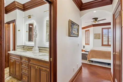 2402 Victoria Gardens Lane Tampa FL 33609