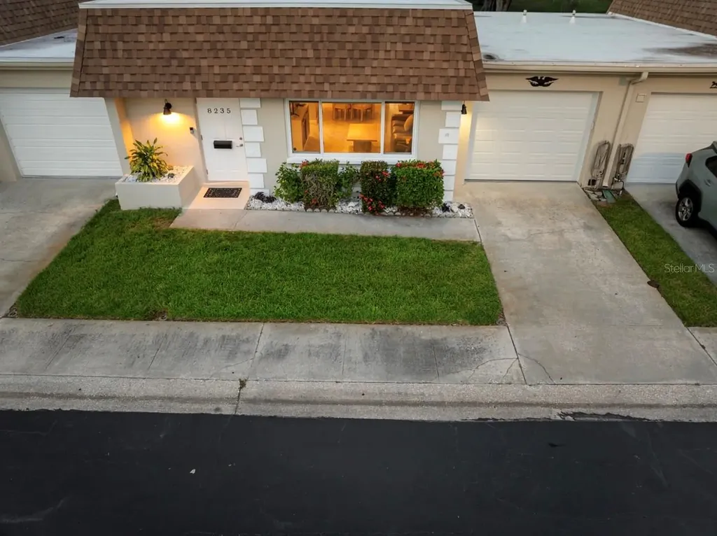 8235 Burgundy Drive N Pinellas Park FL 33781