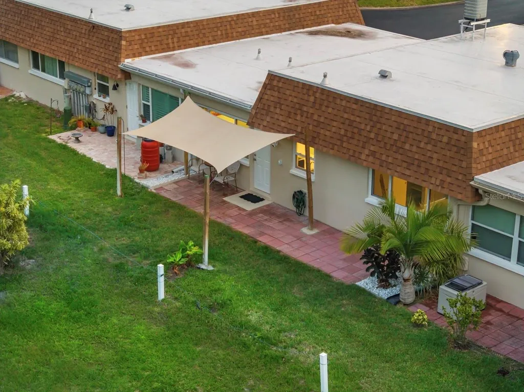 8235 Burgundy Drive N Pinellas Park FL 33781