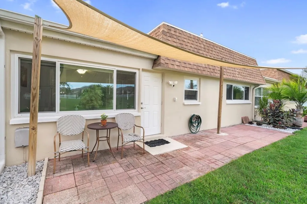 8235 Burgundy Drive N Pinellas Park FL 33781