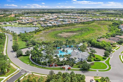 11169 Hogan Circle Englewood FL 34223