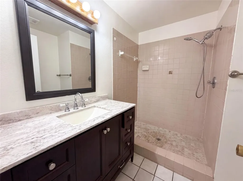 11648 Hidden Hollow Circle Tampa FL 33635