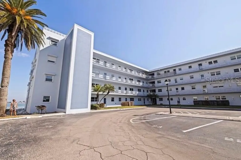 5555 Gulf Boulevard St Petersburg FL 33706