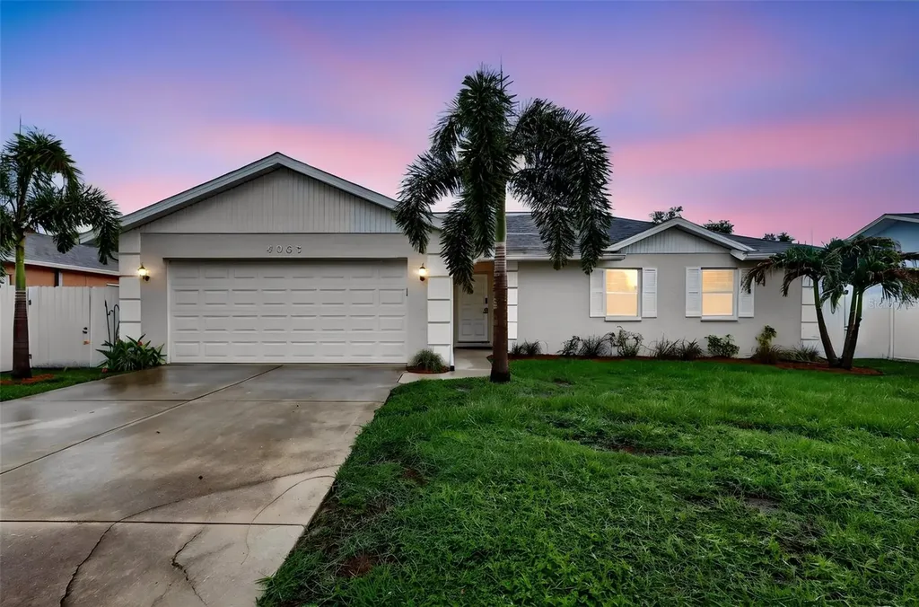 4063 Palau Drive Sarasota FL 34241