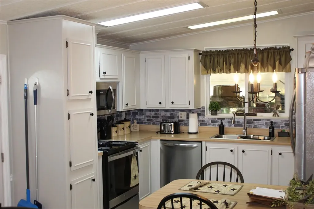 6369 Elmwood Avenue Lake Wales FL 33898