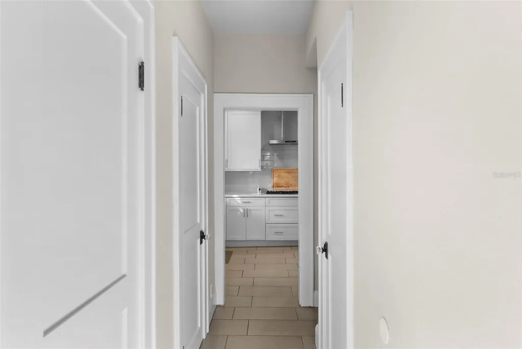 2943 W Bayshore Court Tampa FL 33611