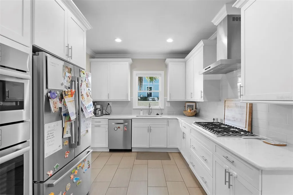 2943 W Bayshore Court Tampa FL 33611