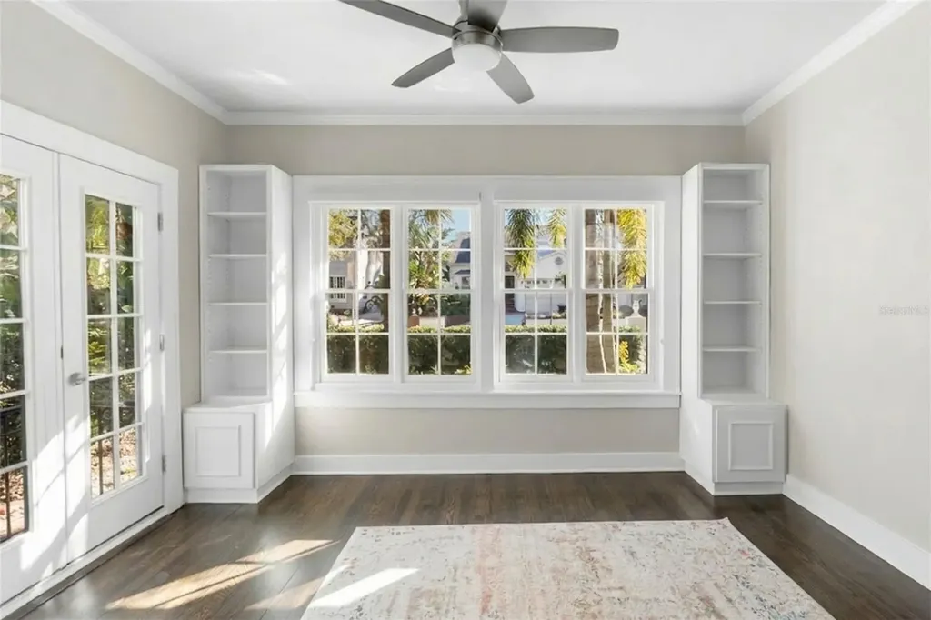 2943 W Bayshore Court Tampa FL 33611