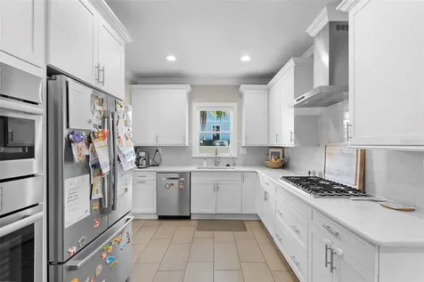 2943 W Bayshore Court Tampa FL 33611