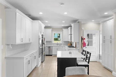 2943 W Bayshore Court Tampa FL 33611