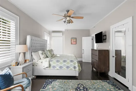 2943 W Bayshore Court Tampa FL 33611
