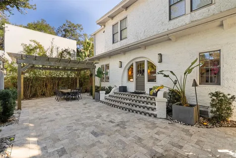 2943 W Bayshore Court Tampa FL 33611