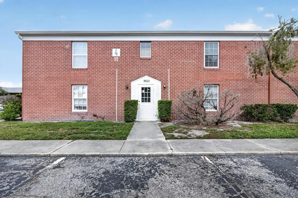 8522 10th Street N St Petersburg FL 33702