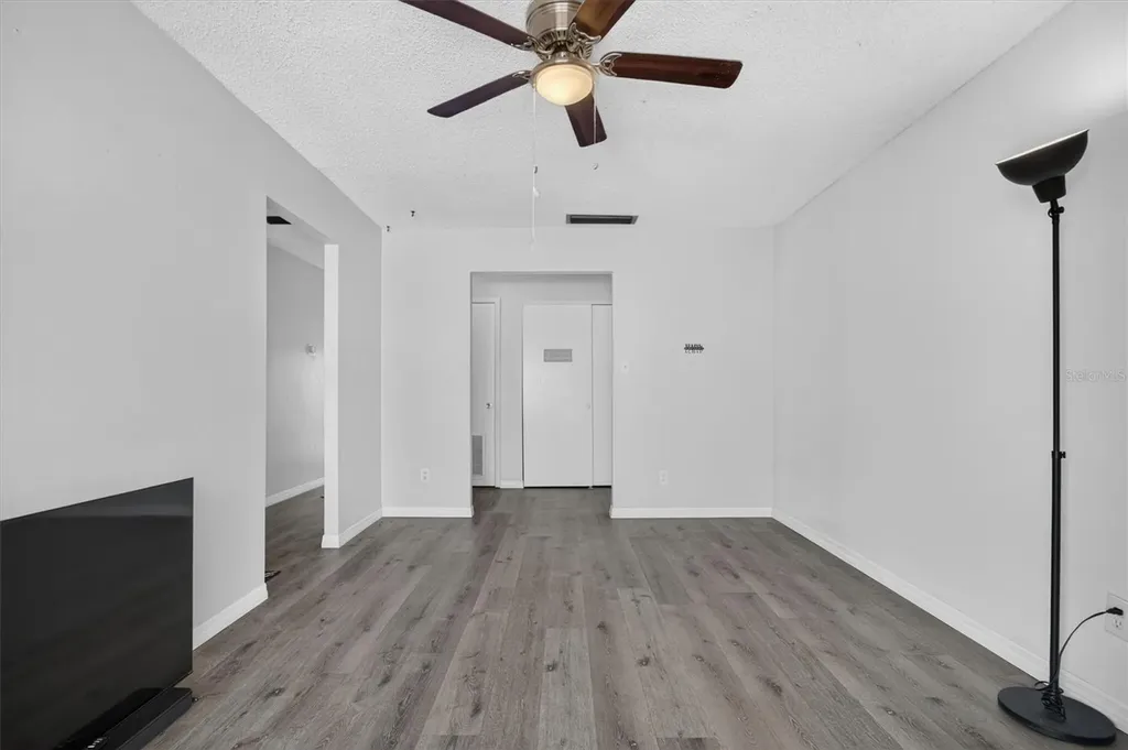 8522 10th Street N St Petersburg FL 33702