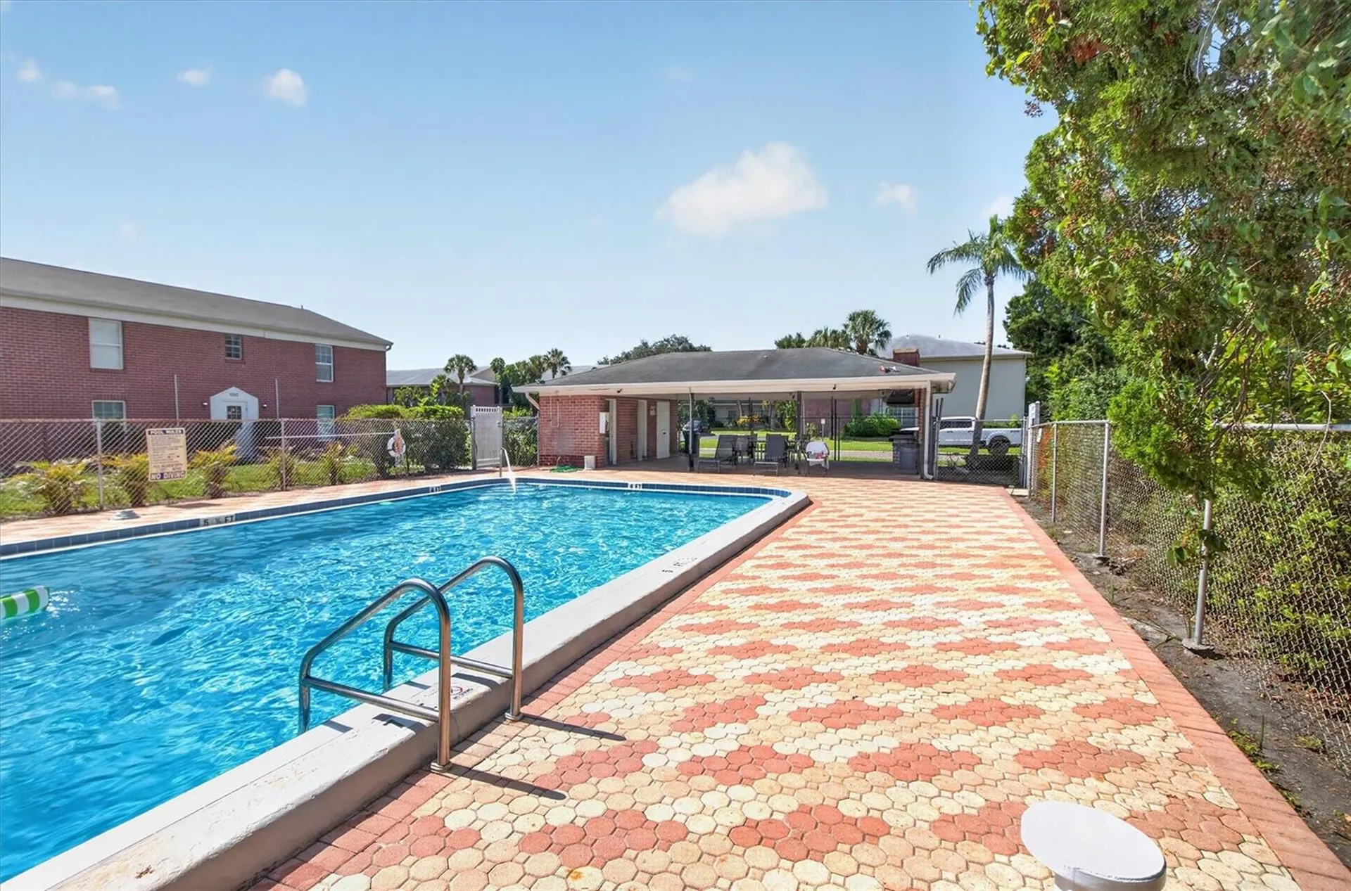 8522 10th Street N St Petersburg FL 33702